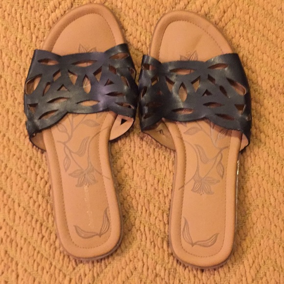 size 12 wide sandals